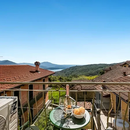 View On Hill Apartment Stresa